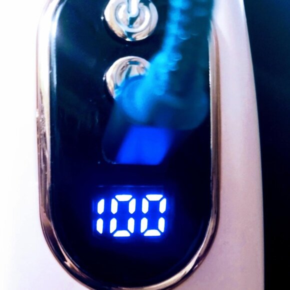 Pink neck fan with LED lights & matching gaming charge-thru LED headset holder - Picture 3 of 6